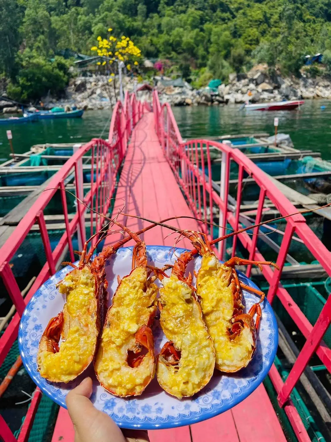 Hải sản b&egrave; nổi Vũng R&ocirc; Ph&uacute; Y&ecirc;n &ndash; Mu&ocirc;n v&agrave;n m&oacute;n ngon với hương vị đậm đ&agrave;, hấp dẫn 10
