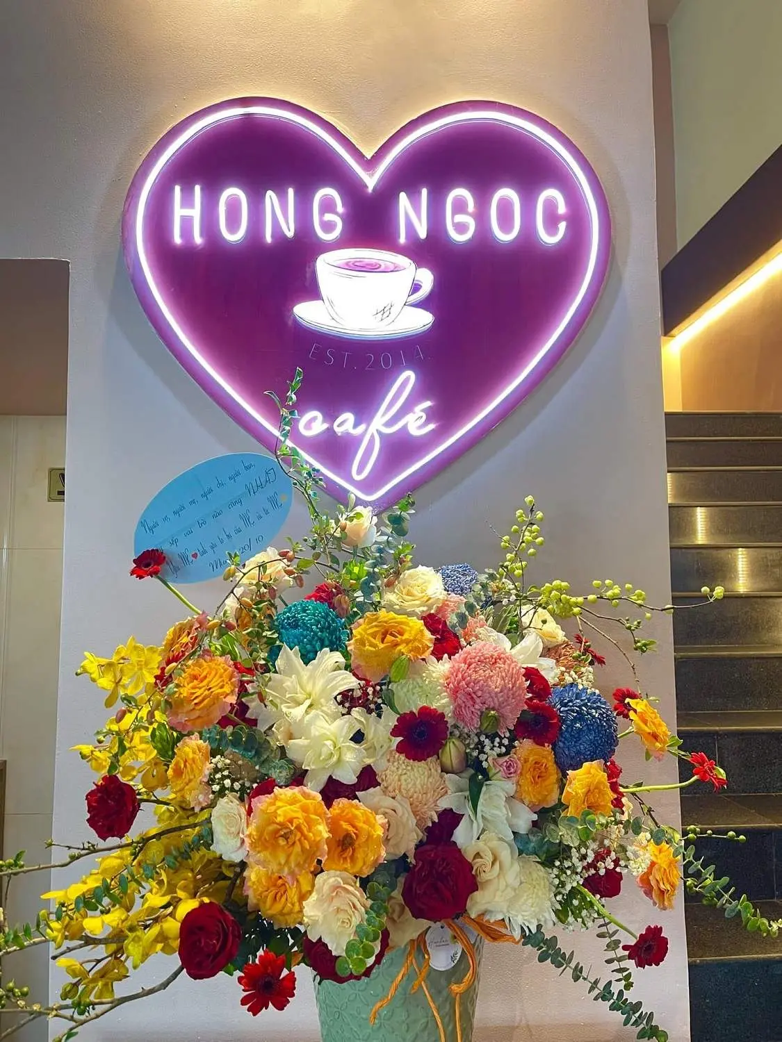 Kh&ocirc;ng cần la c&agrave; đ&acirc;u xa, chỉ cần gh&eacute; đến C&agrave; ph&ecirc; Hồng Ngọc Ph&uacute; Y&ecirc;n l&agrave; y&ecirc;u từ c&aacute;i nh&igrave;n đầu ti&ecirc;n ngay th&ocirc;i 2