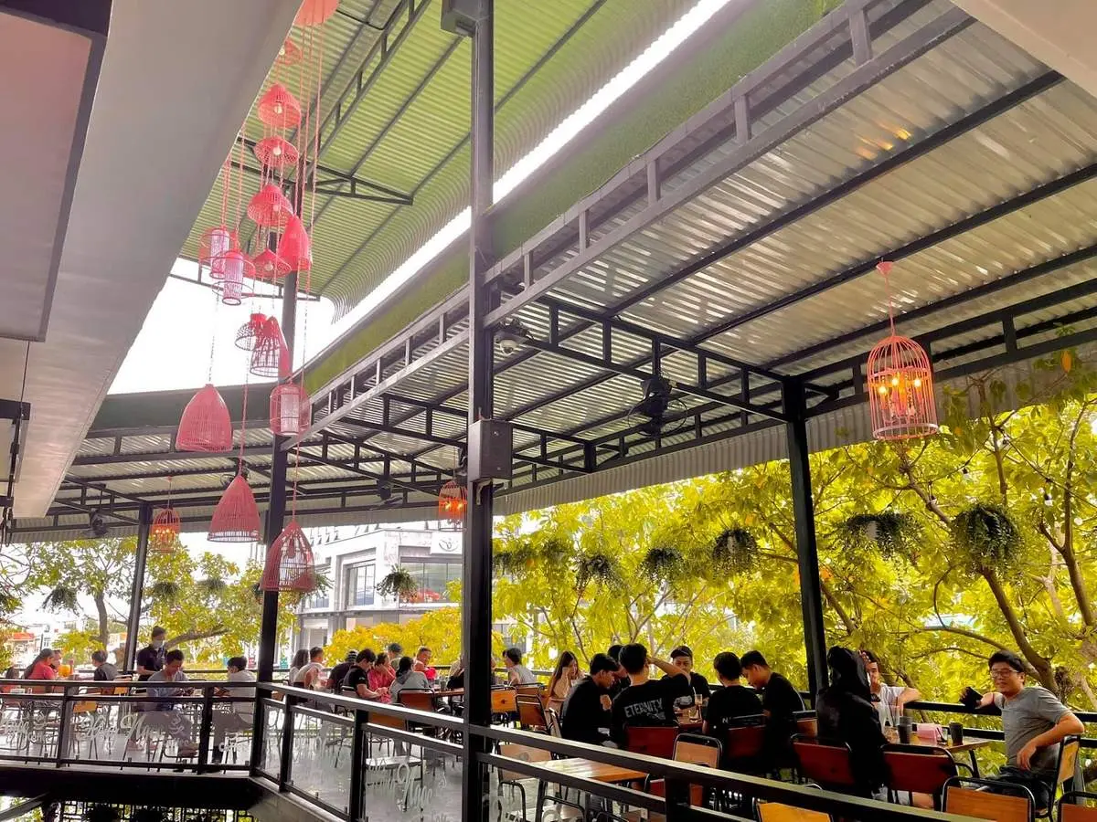 Kh&ocirc;ng cần la c&agrave; đ&acirc;u xa, chỉ cần gh&eacute; đến C&agrave; ph&ecirc; Hồng Ngọc Ph&uacute; Y&ecirc;n l&agrave; y&ecirc;u từ c&aacute;i nh&igrave;n đầu ti&ecirc;n ngay th&ocirc;i 5