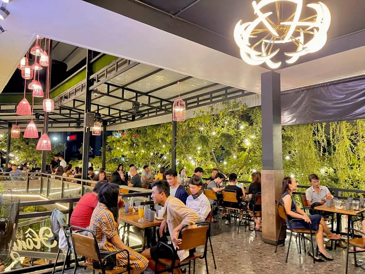Kh&ocirc;ng cần la c&agrave; đ&acirc;u xa, chỉ cần gh&eacute; đến C&agrave; ph&ecirc; Hồng Ngọc Ph&uacute; Y&ecirc;n l&agrave; y&ecirc;u từ c&aacute;i nh&igrave;n đầu ti&ecirc;n ngay th&ocirc;i 6