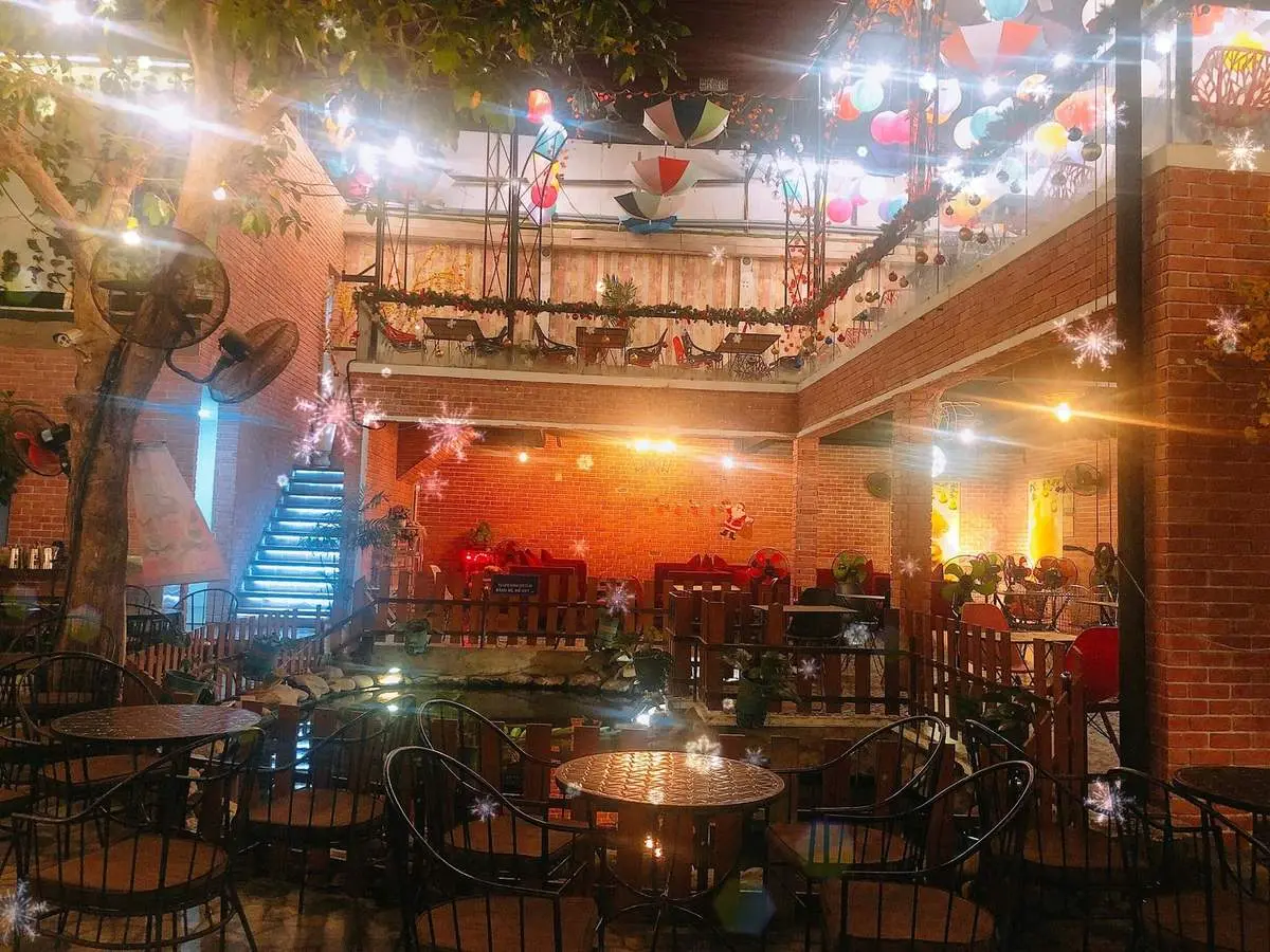 KOI caf&eacute; Ph&uacute; Y&ecirc;n &ndash; Qu&aacute;n c&agrave; ph&ecirc; c&aacute; Koi đầu ti&ecirc;n tại Ph&uacute; Y&ecirc;n 10