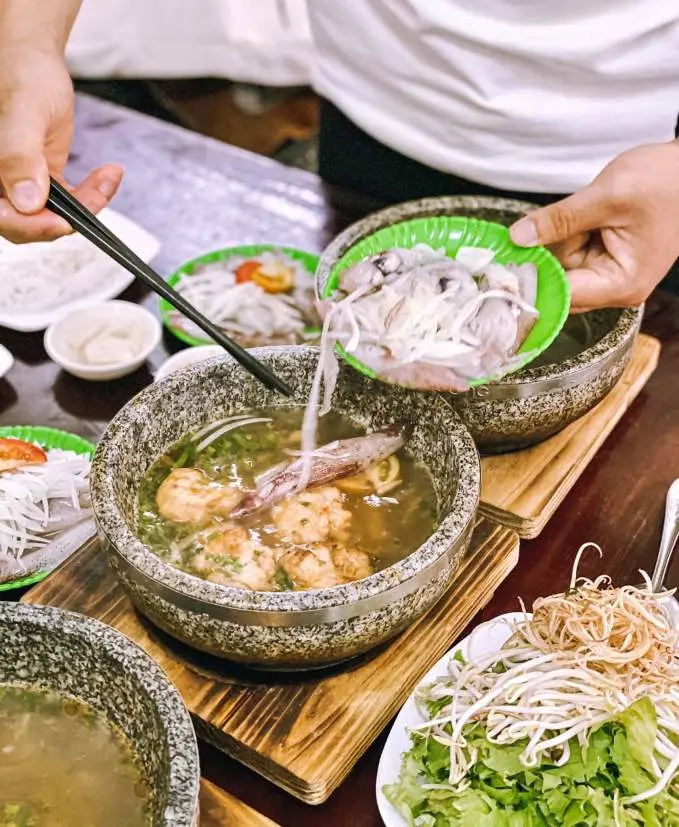 M&ecirc; mệt với m&oacute;n b&uacute;n chả mực Ph&uacute;c Long đậm đ&agrave; hương vị của biển 6