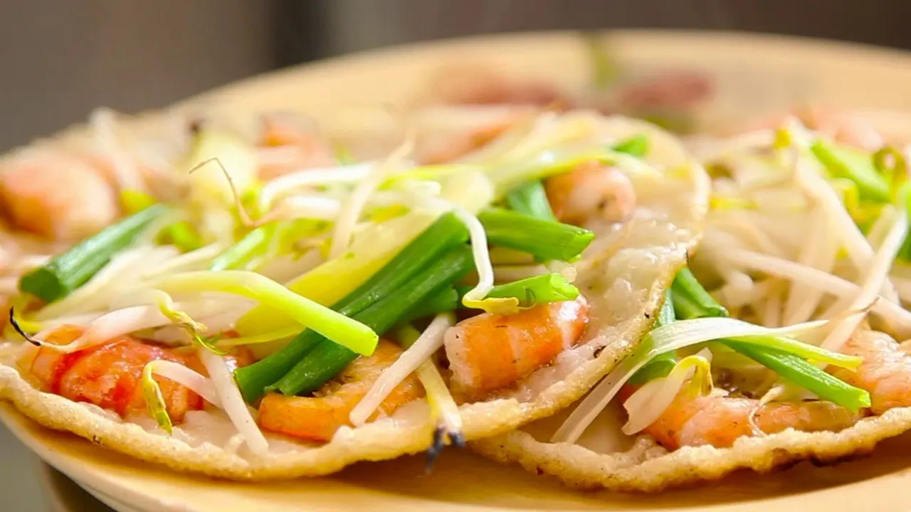 Nếm thử b&aacute;nh x&egrave;o Ph&uacute; Y&ecirc;n - M&oacute;n ngon độc đ&aacute;o m&agrave; bạn kh&ocirc;ng n&ecirc;n bỏ lỡ 2