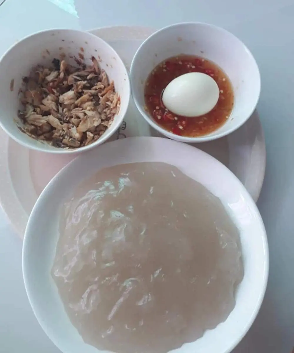 Ngon kh&oacute; cưỡng hương vị đậm đ&agrave; của m&oacute;n bột m&igrave; khuấy chấm nước mắm dằm c&aacute; r&ocirc; đồng 10