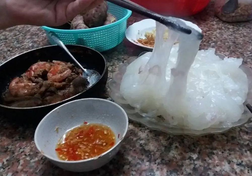 Ngon kh&oacute; cưỡng hương vị đậm đ&agrave; của m&oacute;n bột m&igrave; khuấy chấm nước mắm dằm c&aacute; r&ocirc; đồng 8
