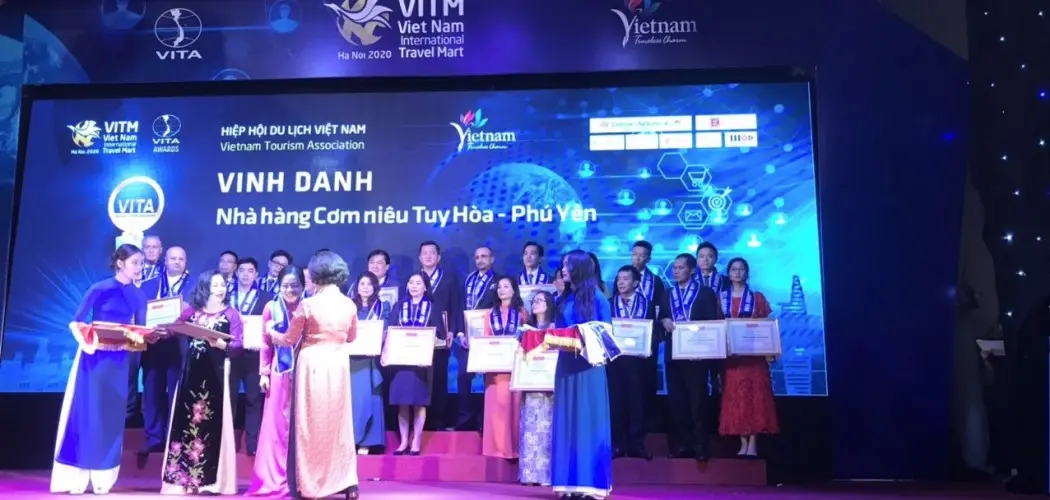 Nh&agrave; h&agrave;ng Cơm Ni&ecirc;u Tuy Ho&agrave; Ph&uacute; Y&ecirc;n &ndash; Đậm đ&agrave; chất qu&ecirc; 5
