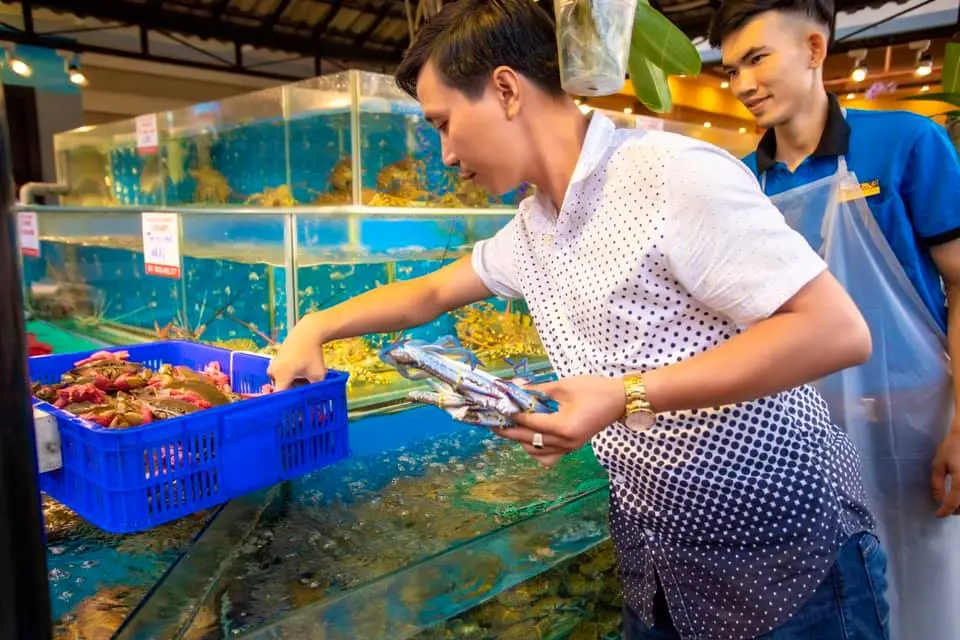 Nh&agrave; h&agrave;ng Seafood Garden Canary Ph&uacute; Y&ecirc;n &ndash; Vườn hải sản chất lượng của xứ Nẫu 7
