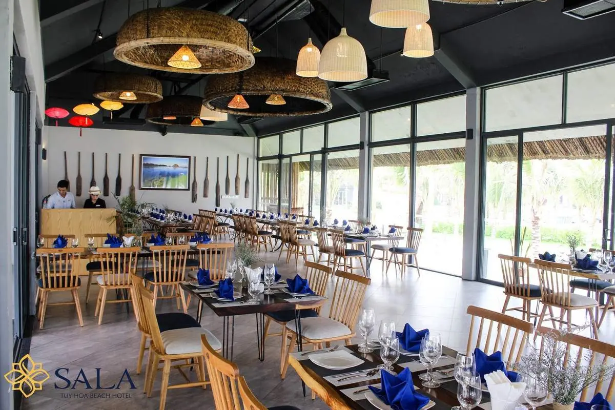 Thưởng thức ẩm thực trong không gian nắng gió hòa quyện tại nhà hàng Sala - Tuy Hoà Beach Phú Yên 3