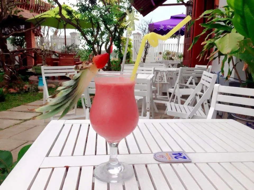 Thưởng thức món bún chả nổi tiếng gần xa tại Cafe Bạch Dương Phú Yên 9