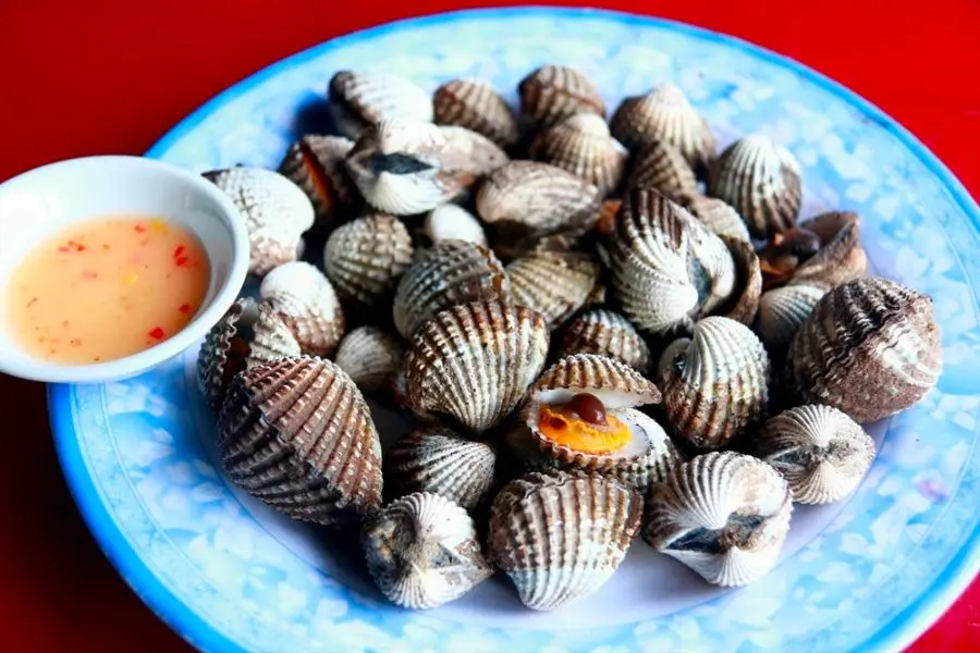Thưởng thức m&oacute;n s&ograve; huyết ngon nhất Việt Nam tại xứ biển Ph&uacute; Y&ecirc;n 2