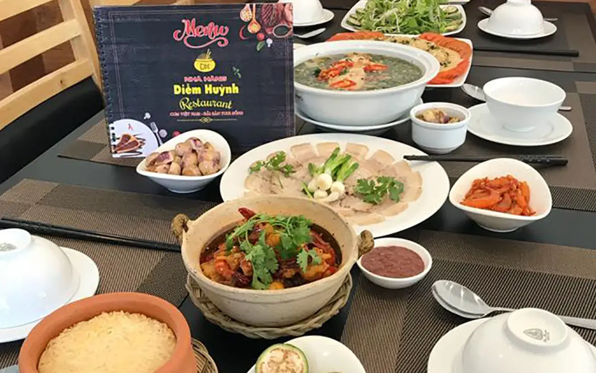 Diễm Huỳnh Restaurant Phú Yên - Nhà hàng Phú Yên ngon khó cưỡng giữa trung tâm thành phố
