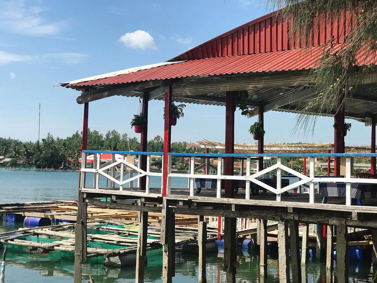 &ldquo;Chiếc gương biển cả&rdquo; - Điểm check-in si&ecirc;u hot tại Ph&uacute; Y&ecirc;n 11