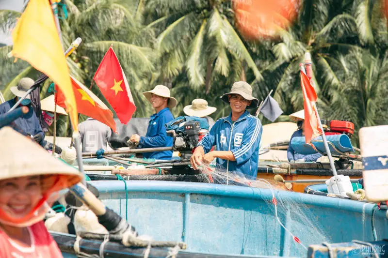 Làng chài Xuân Hải bình dị ở chốn hoa vàng trên cỏ xanh 15