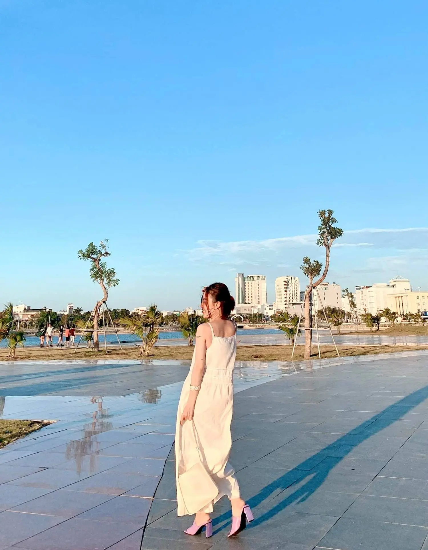 Review Hồ Điều H&ograve;a Hồ Sơn - Chốn sống ảo mới toanh, thu h&uacute;t hội x&ecirc; dịch li&ecirc;n tục tới check-in ở Ph&uacute; Y&ecirc;n 17
