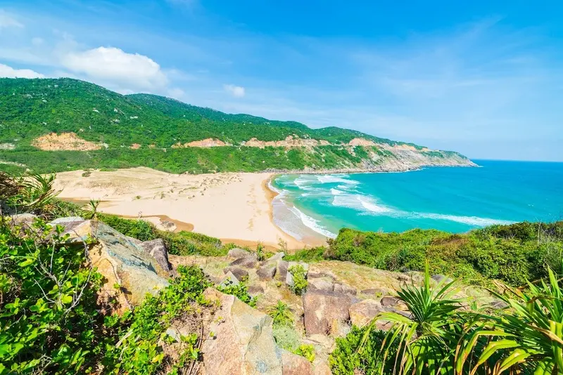 Top 10 b&atilde;i biển Ph&uacute; Y&ecirc;n hoang sơ v&agrave; thanh b&igrave;nh 2