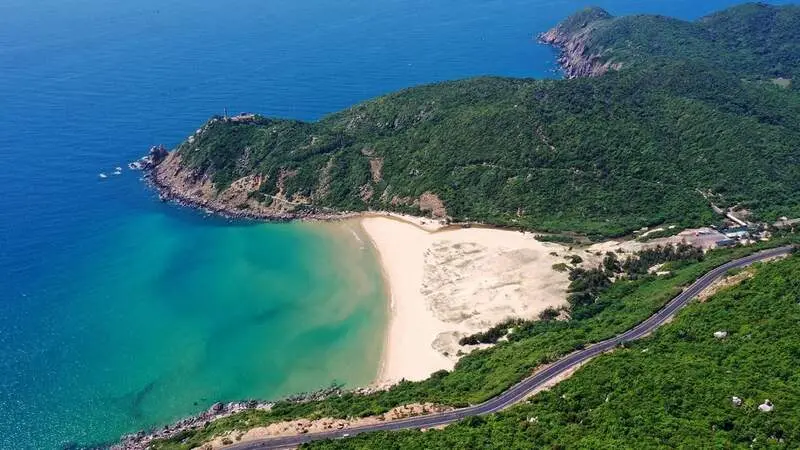 Top 10 b&atilde;i biển Ph&uacute; Y&ecirc;n hoang sơ v&agrave; thanh b&igrave;nh 3