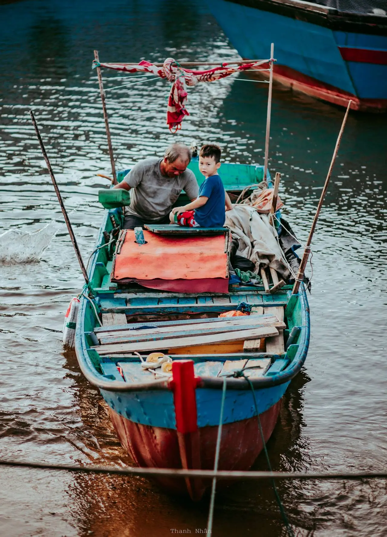 Vẻ đẹp của cuộc sống v&agrave; con người tại những bến cảng Ph&uacute; Y&ecirc;n 8