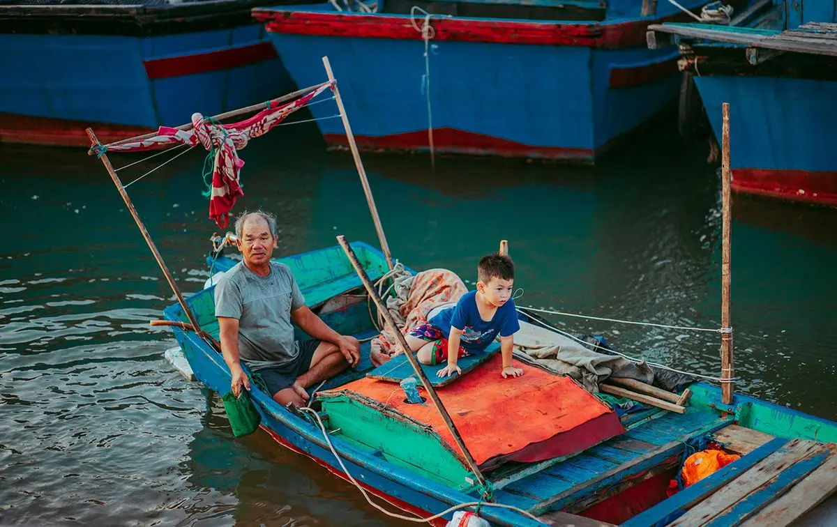 Vẻ đẹp của cuộc sống v&agrave; con người tại những bến cảng Ph&uacute; Y&ecirc;n 9