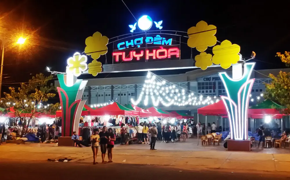 Bỏ t&uacute;i kinh nghiệm mua sắm khi du lịch Ph&uacute; Y&ecirc;n hợp l&yacute; nhất 7