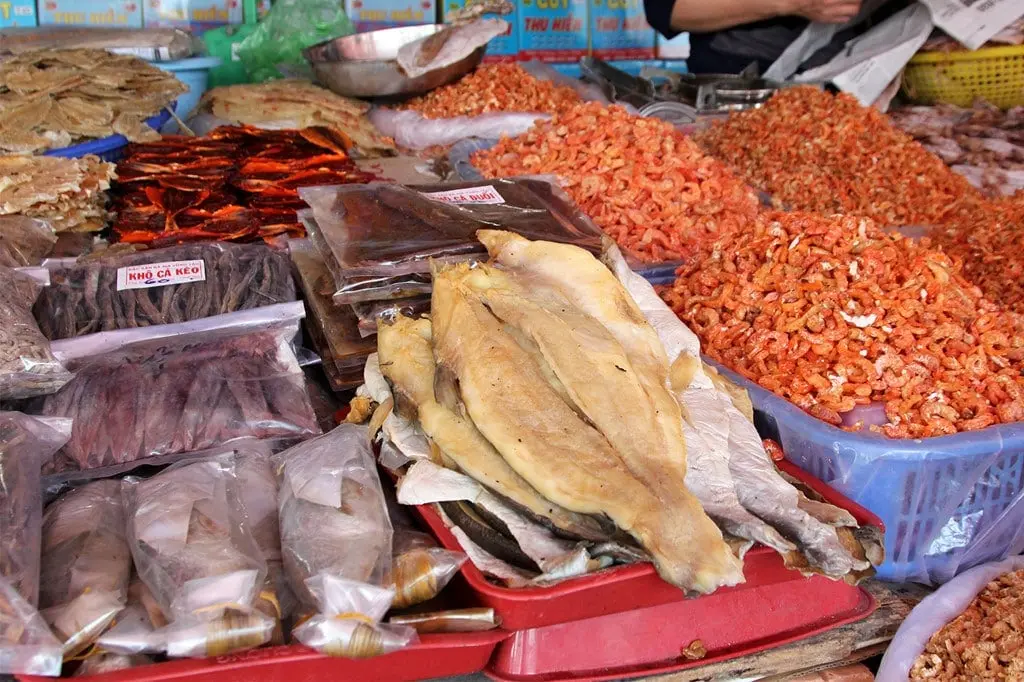 Bỏ t&uacute;i kinh nghiệm mua sắm khi du lịch Ph&uacute; Y&ecirc;n hợp l&yacute; nhất 4