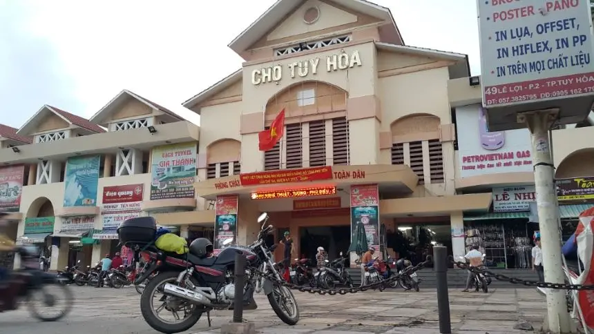 Bỏ t&uacute;i kinh nghiệm mua sắm khi du lịch Ph&uacute; Y&ecirc;n hợp l&yacute; nhất 8