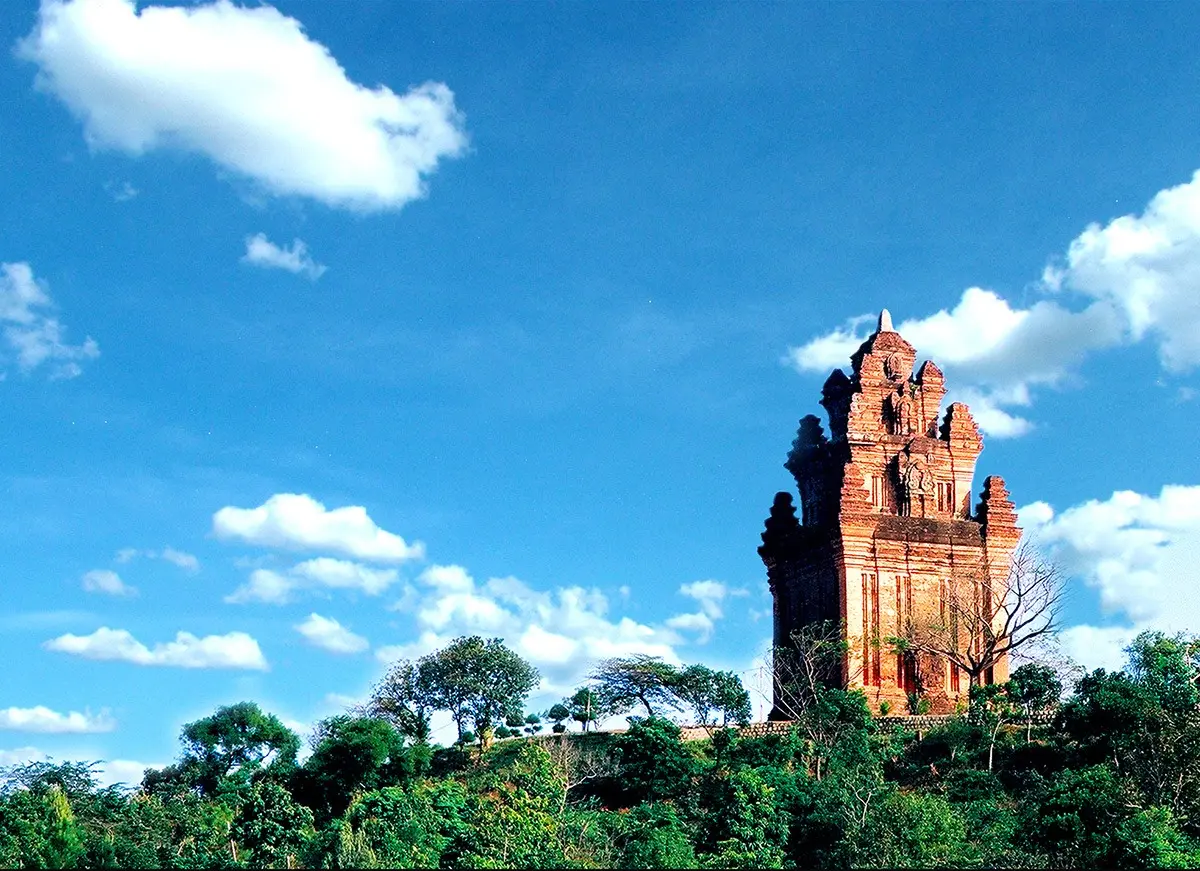 Kinh nghiệm lựa chọn điểm tham quan ngon-bổ-rẻ khi du lịch Ph&uacute; Y&ecirc;n kh&ocirc;ng phải ai cũng biết 9