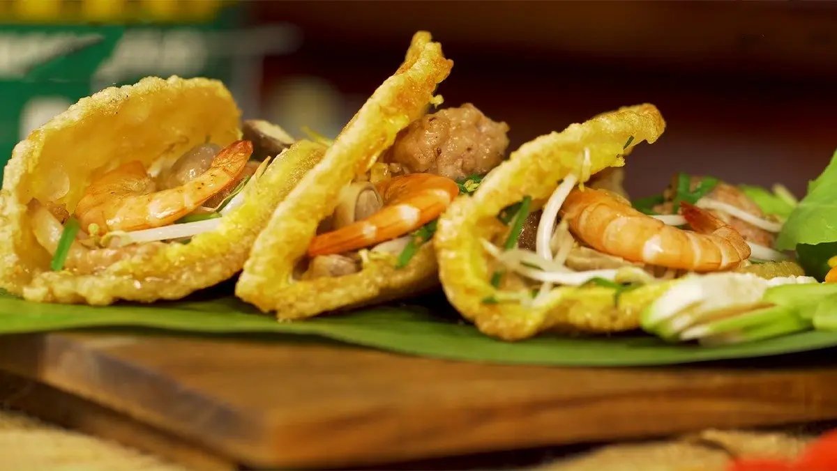 B&aacute;nh kho&aacute;i Quảng B&igrave;nh với lớp vỏ v&agrave;ng ươm, gi&ograve;n rụm hấp dẫn v&ocirc; c&ugrave;ng 2
