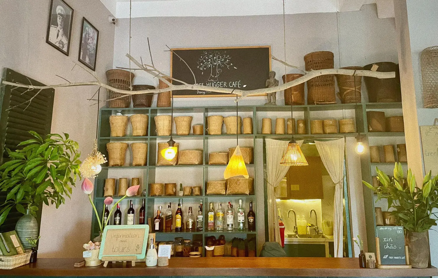 B&igrave;nh y&ecirc;n nơi Tree Hugger Caf&eacute; Quảng B&igrave;nh 2