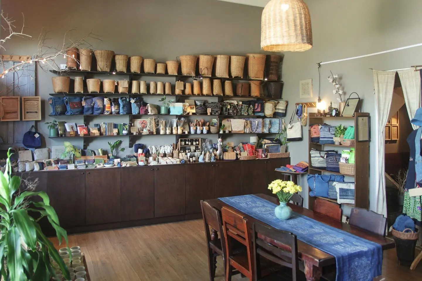 B&igrave;nh y&ecirc;n nơi Tree Hugger Caf&eacute; Quảng B&igrave;nh 6