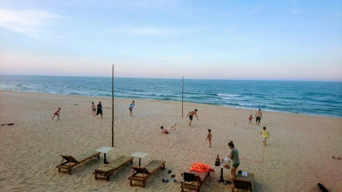 Buffalo Beach Bar Quảng B&igrave;nh với kh&ocirc;ng gian cực chill tr&ecirc;n b&atilde;i biển Nhật Lệ 3