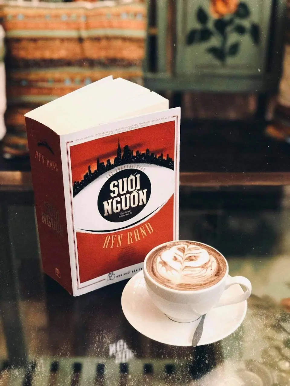 Craft Coffee House Quảng B&igrave;nh nổi bật với thiết kế ma mị, huyền b&iacute; 8
