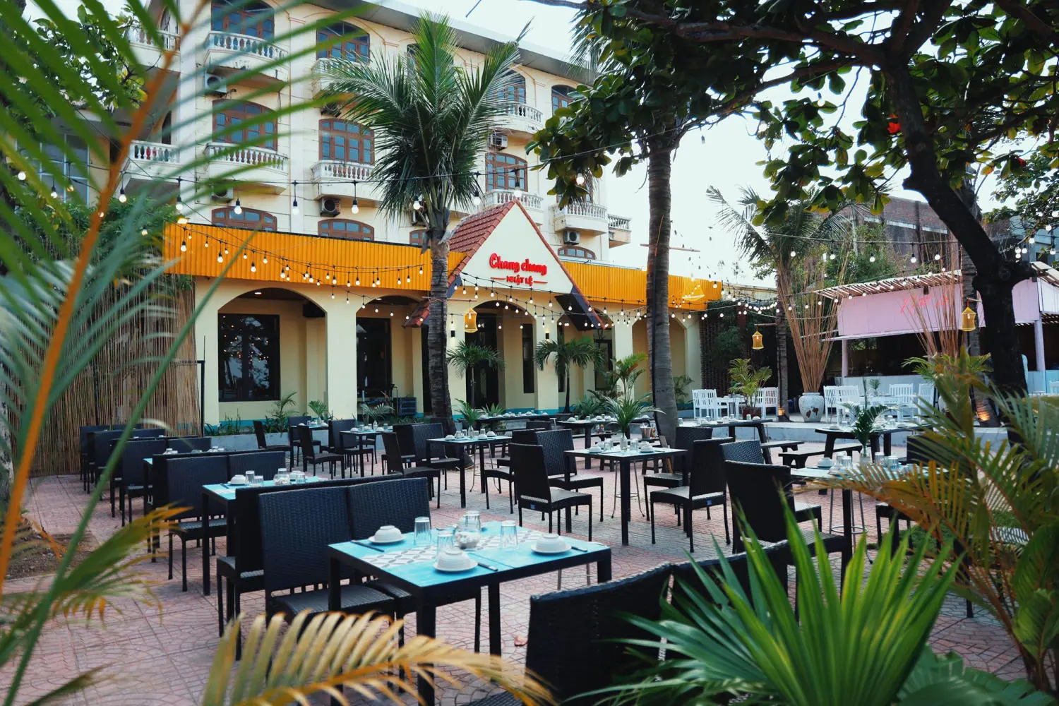 Đến Chang Chang Beach Bar Nhật Lệ khuấy động m&ugrave;a h&egrave; cực vui 3