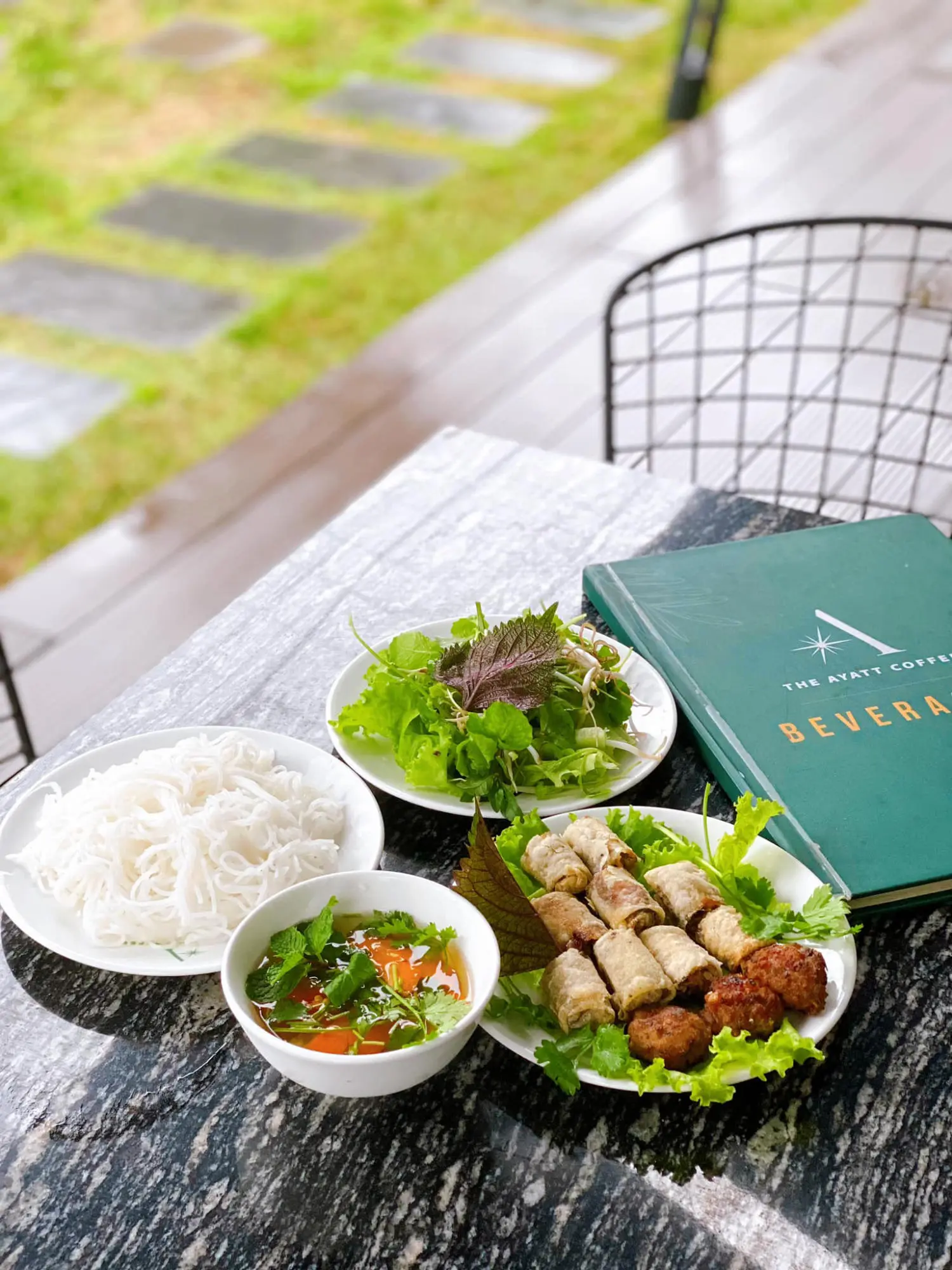 Đến The Ayatt Coffee Quảng B&igrave;nh thưởng thức thương hiệu c&agrave; ph&ecirc; Việt Nam hiện đại 9