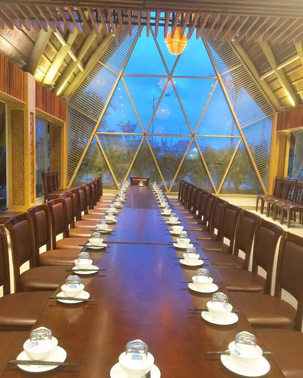Ghé Kim Tuyến Restaurant tận hưởng không gian ẩm thực sang trọng, tinh tế 3