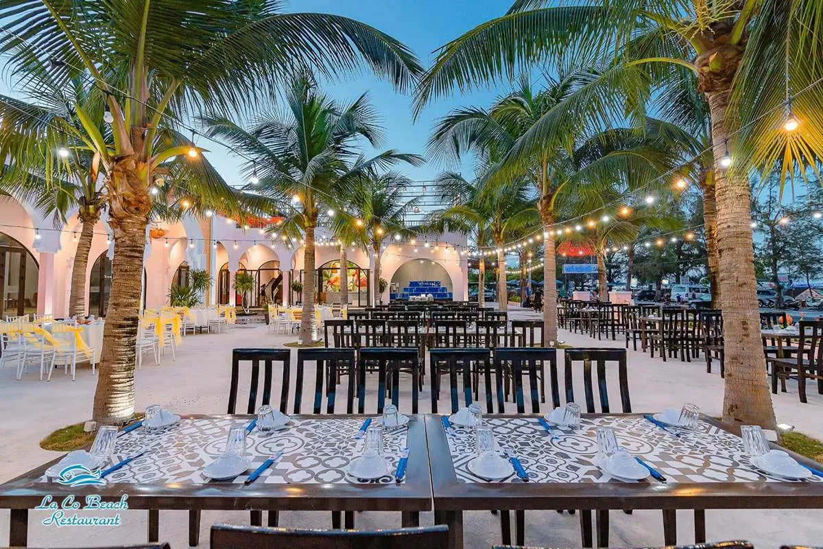 Ghé Nhà hàng Lá Cọ Flamingo Beach Quảng Bình thưởng thức hải sản tươi ngon 3