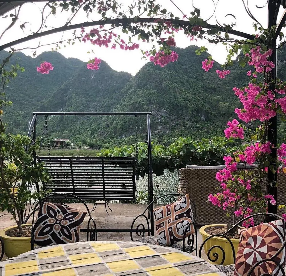 Gh&eacute; thăm The Villas Restaurant Quảng B&igrave;nh c&ugrave;ng hội bạn th&acirc;n 5