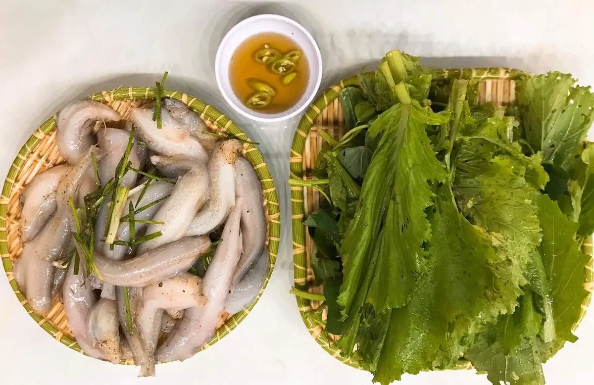Lẩu c&aacute; khoai Quảng B&igrave;nh chua cay đậm vị 5