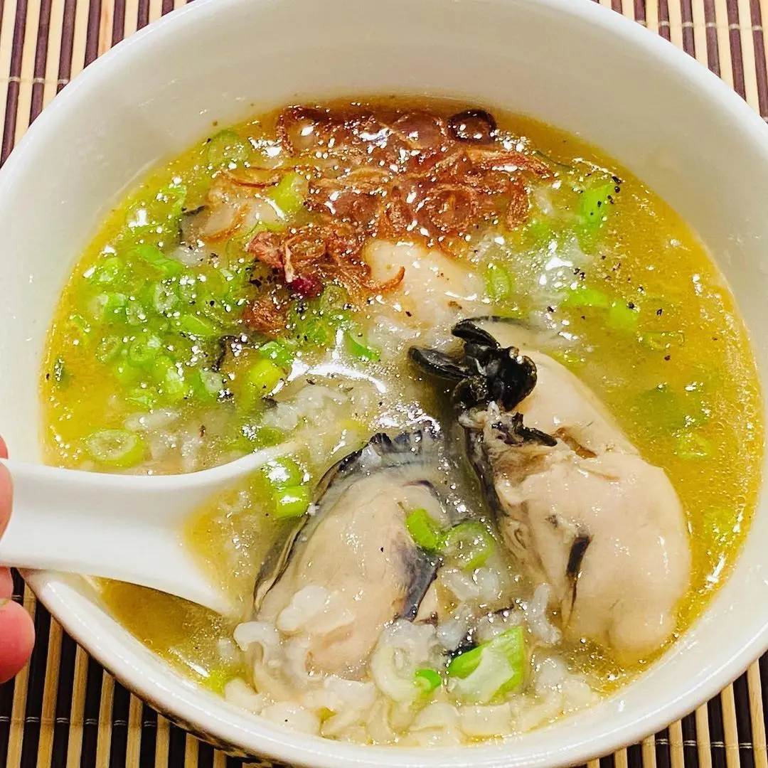 Thưởng thức Ch&aacute;o h&agrave;u Quảng B&igrave;nh thơm ngon lạ miệng 4