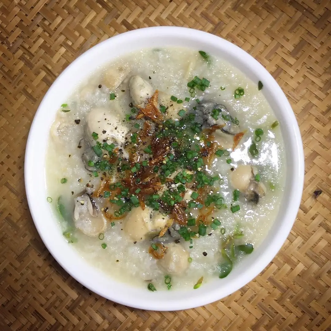 Thưởng thức Ch&aacute;o h&agrave;u Quảng B&igrave;nh thơm ngon lạ miệng 5