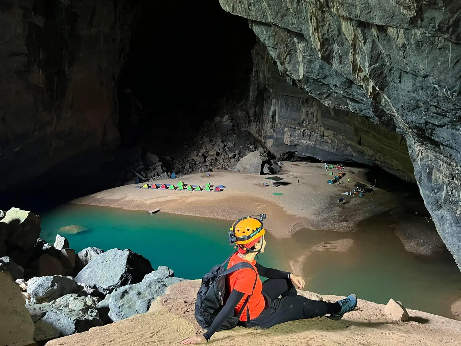 Vẻ đẹp tuyệt mỹ của Hang Sơn Đo&ograve;ng, hang động lớn nhất thế giới 8