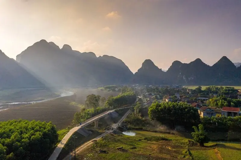 Thưởng ngoạn hoàng hôn mùa đông Tân Hoá Quảng Bình tuyệt đẹp
