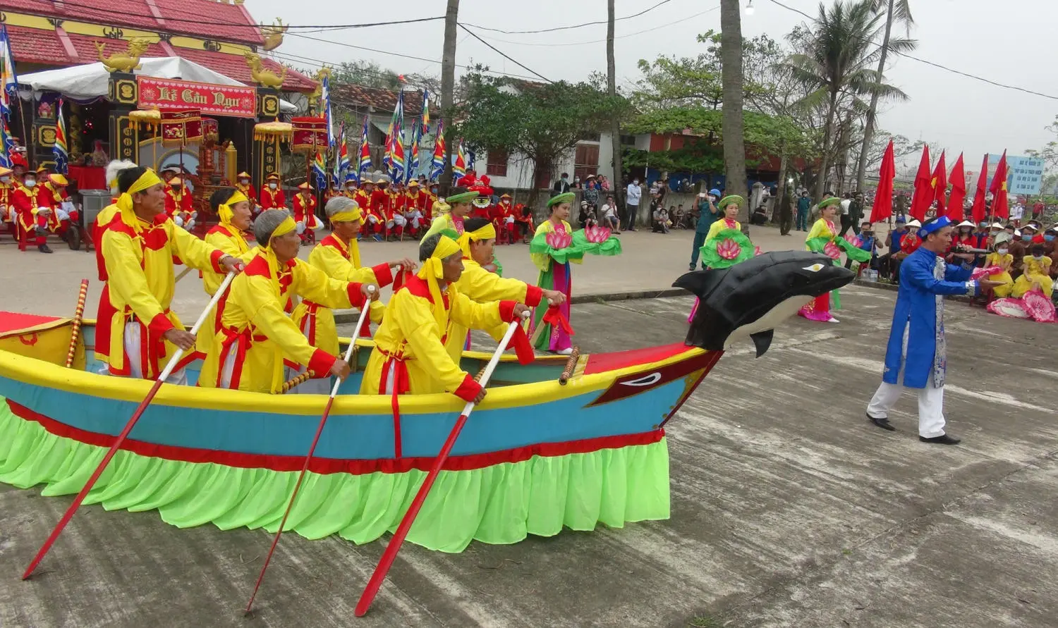 Lễ hội Cầu Ngư Quảng B&igrave;nh v&agrave; những điều kh&ocirc;ng phải ai cũng biết 2