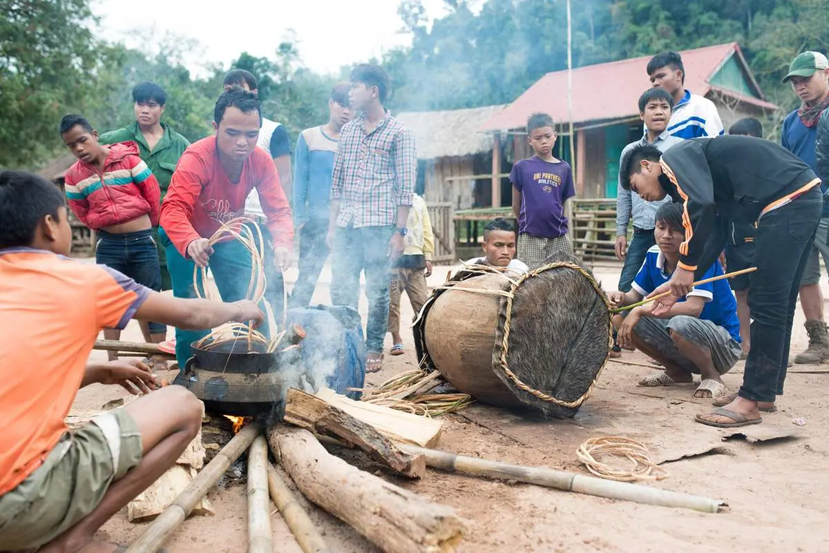 Lễ hội đập trống Quảng B&igrave;nh, lễ hội truyền thống của tộc người Ma Coong 3