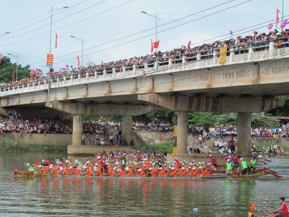 Lễ hội đua thuyền truyền thống Quảng B&igrave;nh, n&eacute;t văn h&oacute;a miền s&ocirc;ng nước Lệ Thủy 8