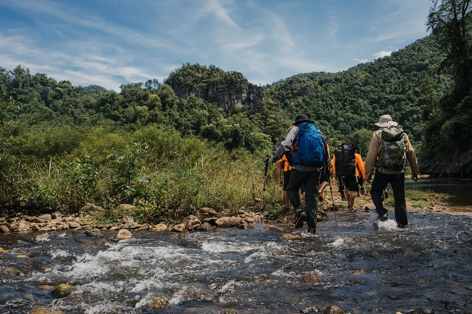 Gợi &yacute; lịch tr&igrave;nh trekking Hang &Eacute;n 2N1Đ cực an to&agrave;n 3