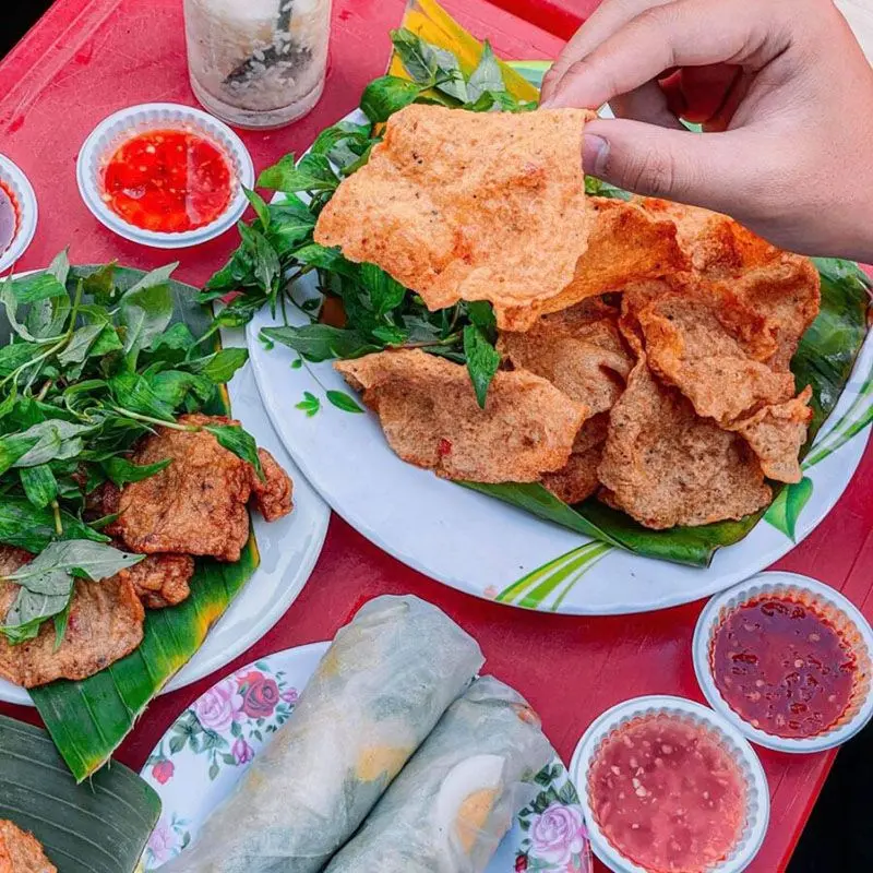 Ăn g&igrave; ở Quy Nhơn v&agrave; top 18 m&oacute;n ăn hấp dẫn bạn phải thử 11