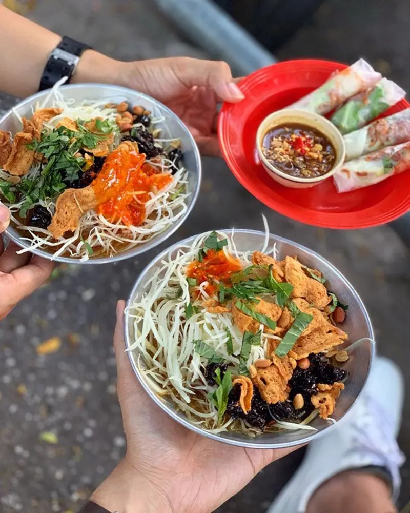 Ăn g&igrave; ở Quy Nhơn v&agrave; top 18 m&oacute;n ăn hấp dẫn bạn phải thử 16