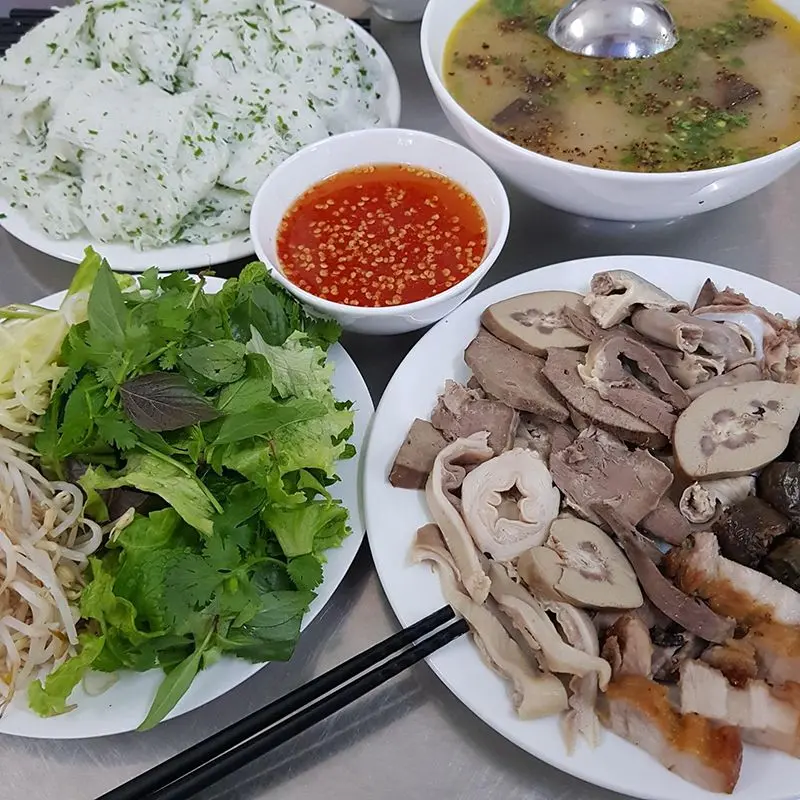 Chinh phục 13 qu&aacute;n b&aacute;nh hỏi ch&aacute;o l&ograve;ng Quy Nhơn ngon nhất 3