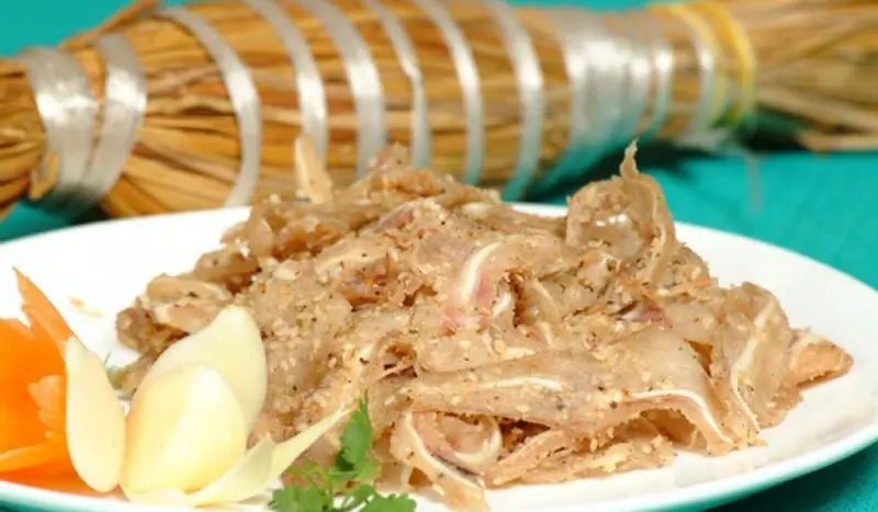 M&ecirc; mẩn m&oacute;n đặc sản tr&eacute; B&igrave;nh Định độc đ&aacute;o, lạ miệng 5