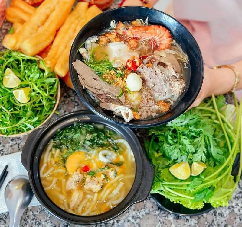 Oanh tạc phố ẩm thực Quy Nhơn c&ugrave;ng top m&oacute;n ngon qu&ecirc;n lối về 10